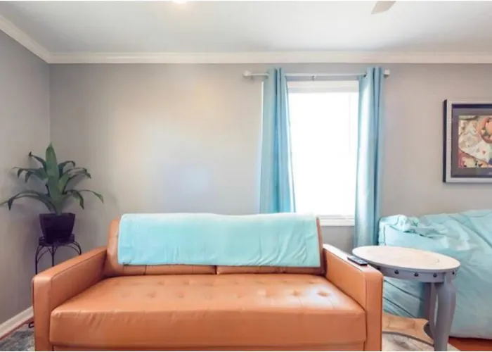 Chic Luxe Amenities W/Garage & Electric Charging*