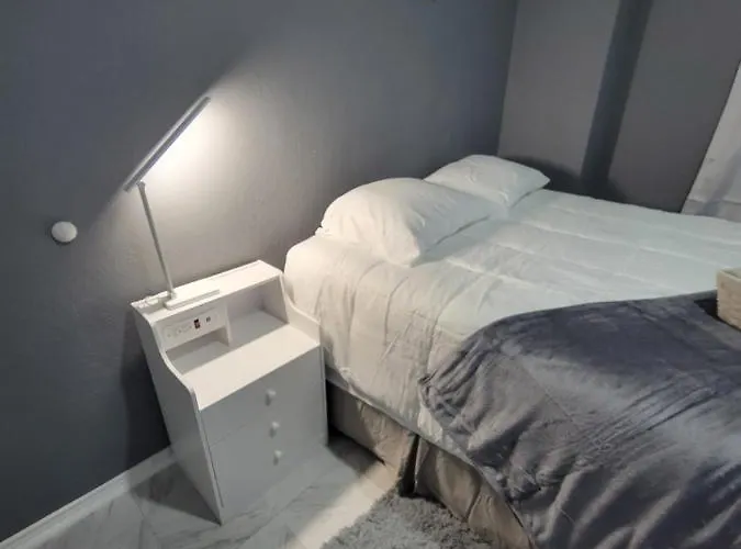 Nice & Cozy Bedroom At Gp'S