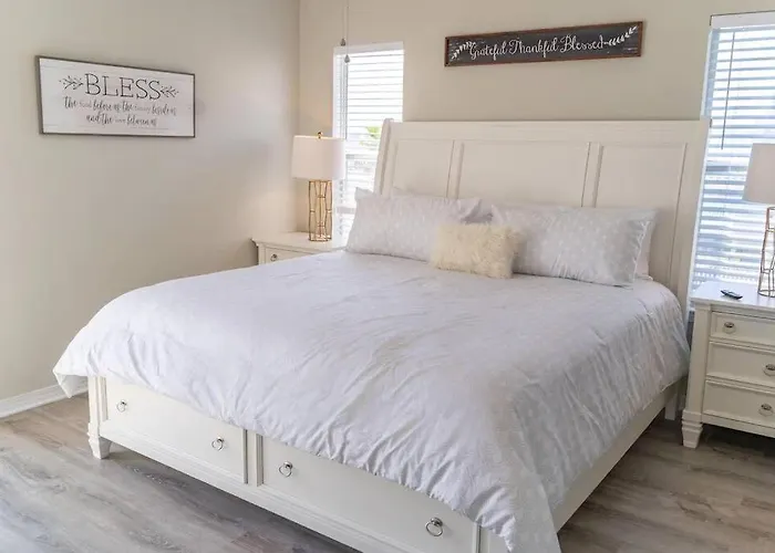 The Herron, Sleep 20, Walk Beach