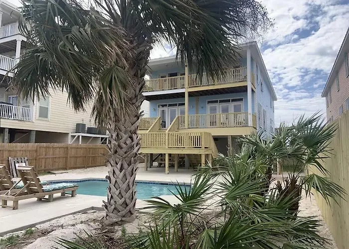 Sandy Fox- Walk To Beach, Private Pool, Sleeps 26
