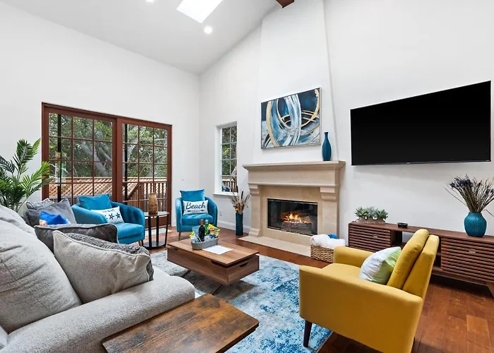 Gorgeous Santa Cruz Villa - Modern Beachside Paradise With New Hot Tub & Fast Wi-Fi