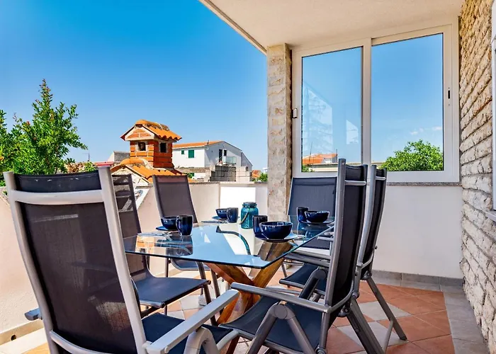 Blue Swan Residence - Central Pirovac - Beach - Netflix
