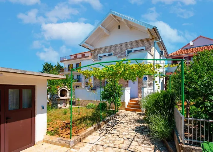 Blue Swan Residence - Central Pirovac - Beach - Netflix