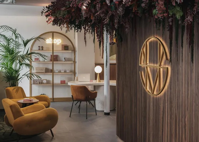 Seven Hotel Paris
