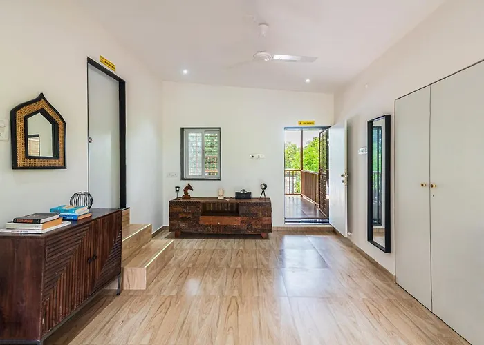 Saffronstays Vyom Farms - 2Br Pool With Orchards, Bathtub, Lawns & Mountain Sunrise Views, Elder-Friendly Stay