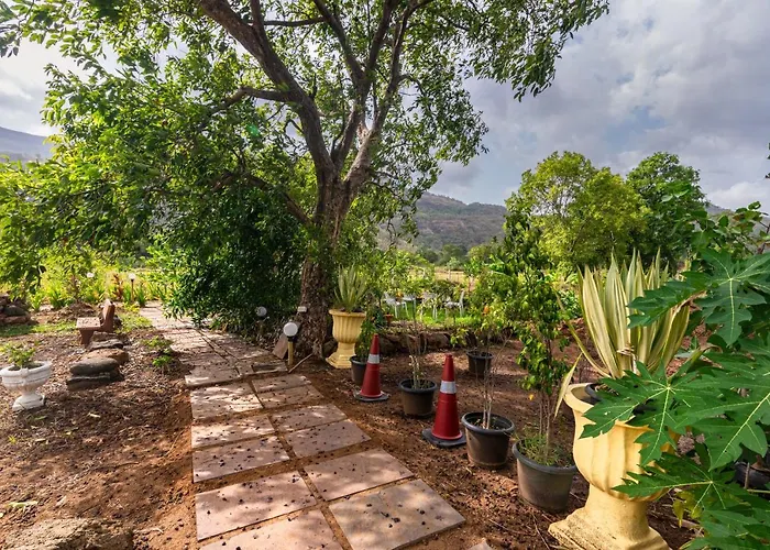 Saffronstays Vyom Farms - 2Br Pool With Orchards, Bathtub, Lawns & Mountain Sunrise Views, Elder-Friendly Stay