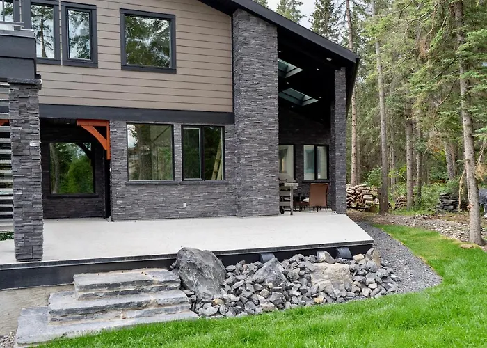 Romantic Luxury Retreat With Private Sauna & Spa, Pet Friendly, Elkside Hideout B&B