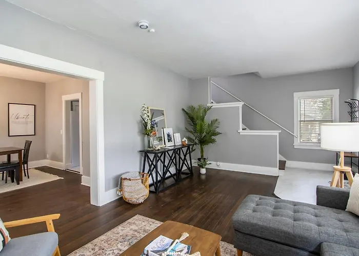 Private Rooms Near Wmu/K College, Blackout Curtains, Close To Downtown!