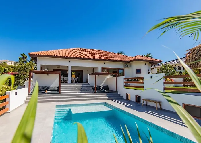 Villa Blou, Steps From The Jan Thiel Beach