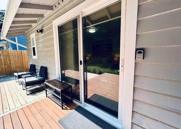 Private Deluxe Suite! *Location*: Ms, Lakes, Shops