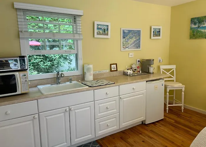 Hamptons Private Guest Cottage