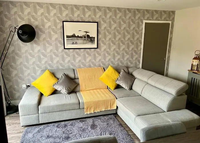 Modern 2Br Flat In Sale - Peaceful Stay In M33 - Great Transport Links