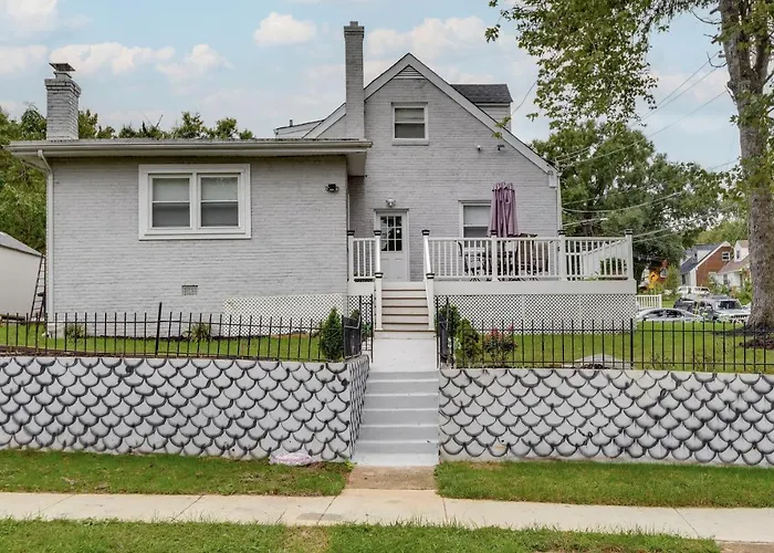 Splendid Cheerful 2-Bedroom Residential