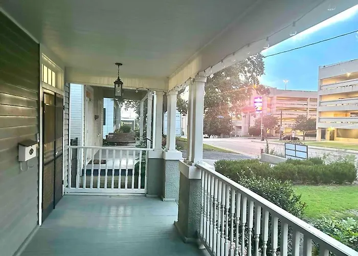 Downtown Cottage, Prime Location
