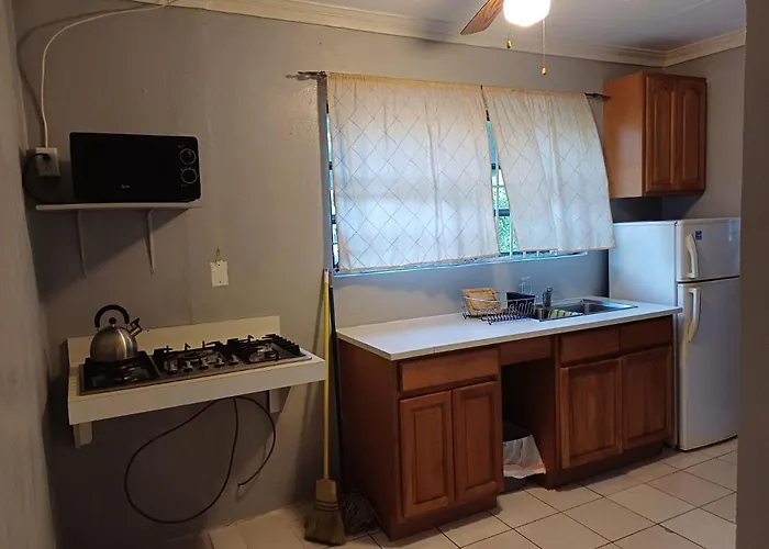 Errol And Nancys Place