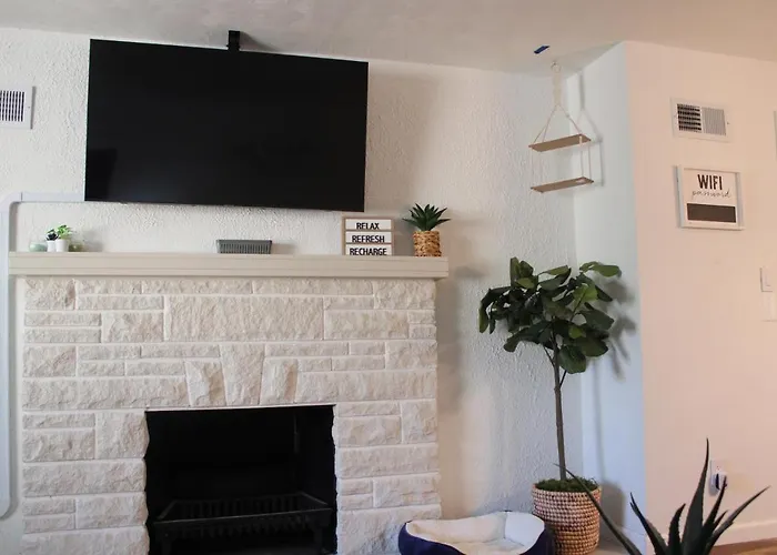 Luxury 5Br, 2 Ba Home Near Notre Dame- Game Room!