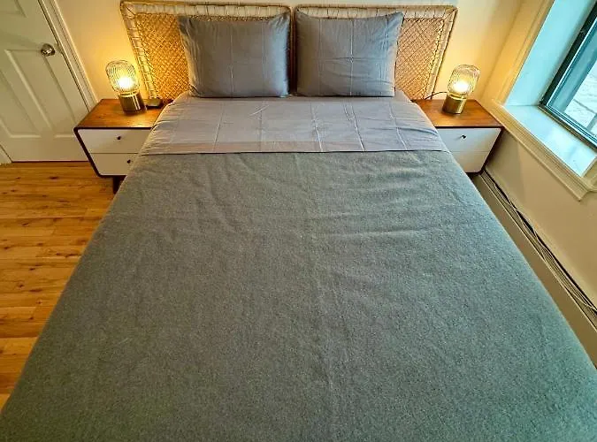 The Waltham Private Room & Bathroom John F Kennedy Jfk Lga Airport Manhattan Penn Station Bullet-Train 15 Min