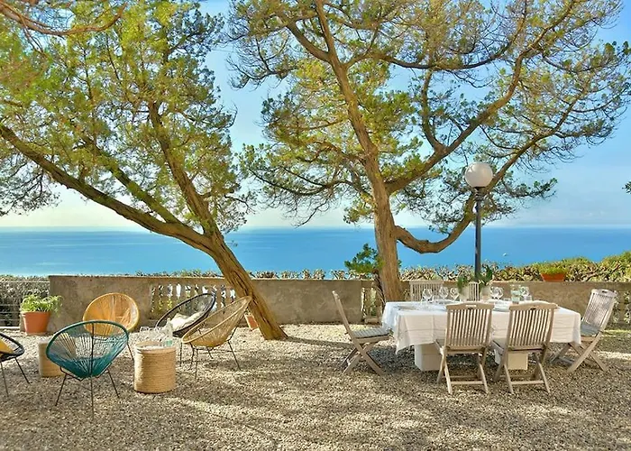 Villa Sorriso Mit Pool Direkt Am Meer