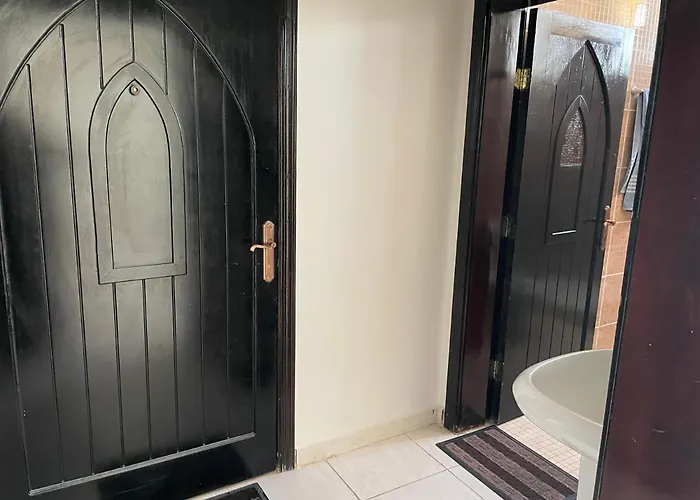 ستوديو كبير غرفة و حمام بمكيف غسالة تلفاز واي فاي