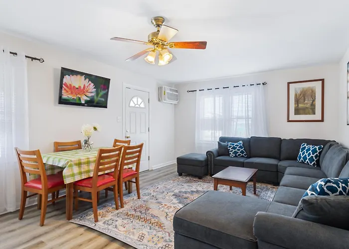 Lukas Apartments