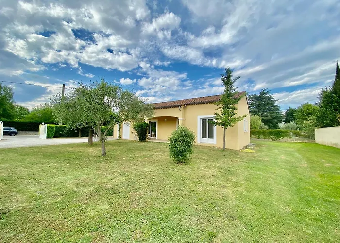 Villa 6P, 3Ch Avec Grand Jardin Clos, Clim, Village Classe De Vogue