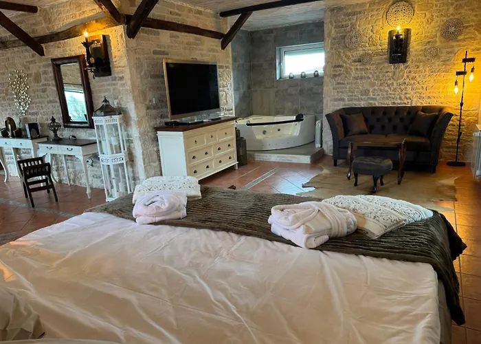 Villa Boyana City & Relax With Hot Jacuzzi And Sauna By Bookvillabg