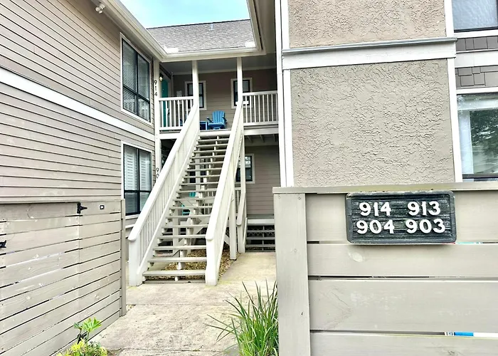914 Harbour Point