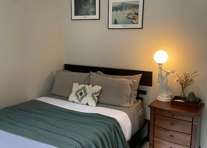 -The Garden Room - With Private Entrance & Private Bathroom