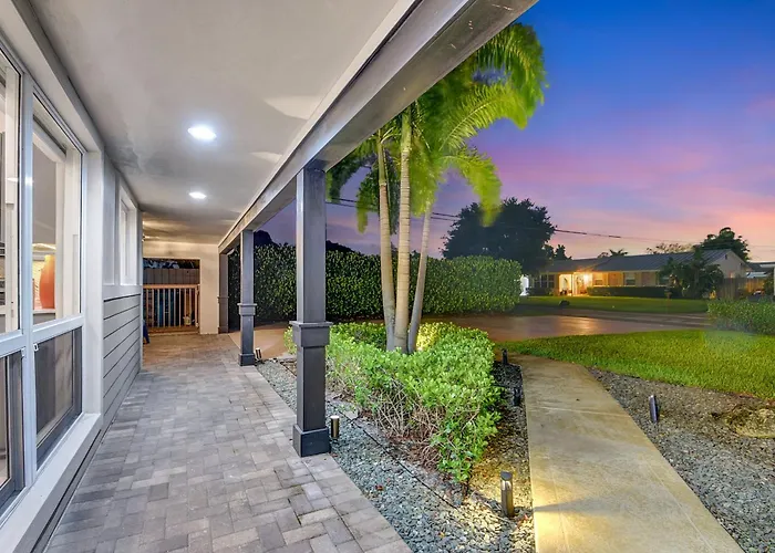 Coastal Palms House