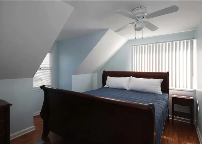 Island Time- Beautifully Renovated Bay View Home