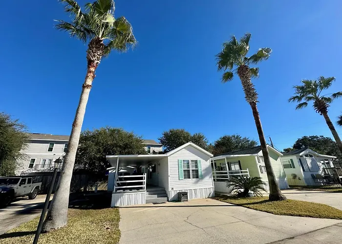 Family Friendly Beach Home Located In Beautiful Miramar Beach, Fl