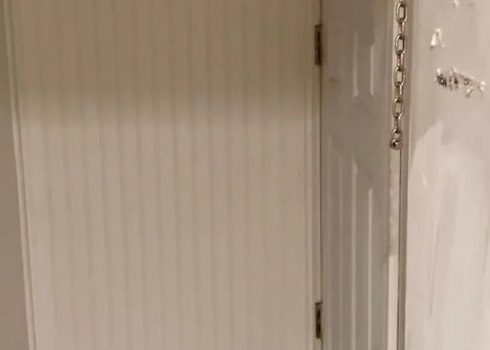 Small Private Get Away, Tiny Home Garage Studio Apartment