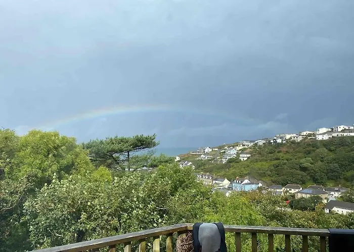 Cliffside 3 Bedroom House With Sea Views