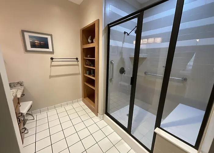 3C Canterbury Court
