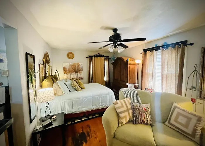 The Coziest Cottage In Waxahachie