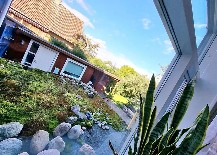 Guesthouse 'Blue House' In Vintage Villa&Garden