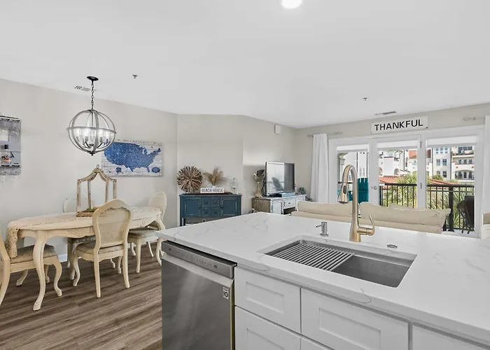 Villa Capriani Condo W/ Direct Beach Access!
