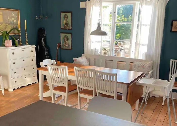 Mysigt Hus Foer 2 Familjer