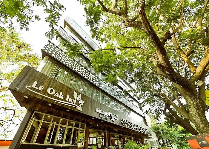 Hotel with view: Le Oak Inn