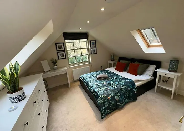 The Gate House - 3 Bed & Parking