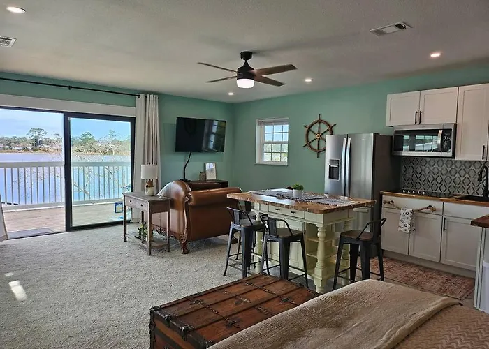 Pensacola Waterfront Retreat