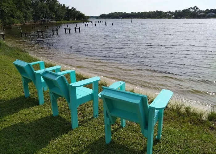 Pensacola Waterfront Retreat