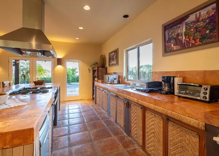 Villa Vida Cabo - Authentic Spacious Ocean View Near Beach & Town