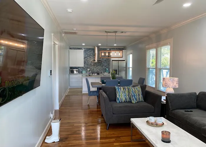 Luxury Designer Coastal Villa Bright Beautiful