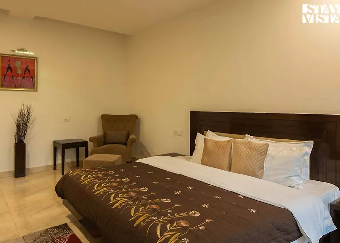 Stayvista'S Casba Farm Retreat - Pet-Friendly Villa With Rooftop Lounge, Outdoor Pool, Lawn & Bar