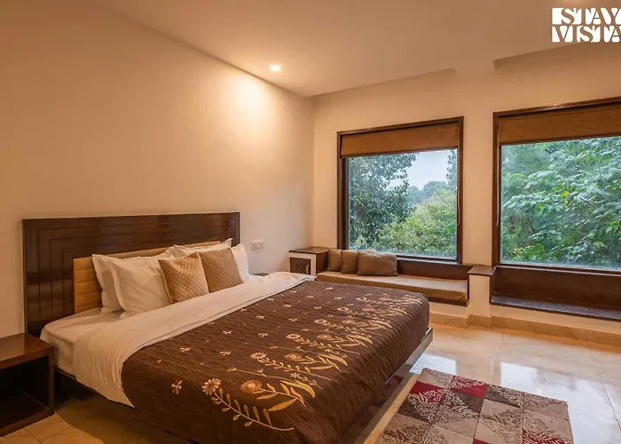 Stayvista'S Casba Farm Retreat - Pet-Friendly Villa With Rooftop Lounge, Outdoor Pool, Lawn & Bar