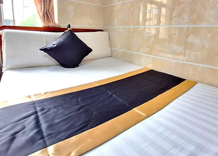 International Metro Guest House