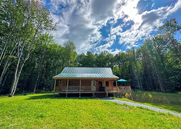 18Ha Log Home Close To Franconia Notch; Privacy, Fire Pit, Wifi, Pool/Gym Passes, Dog Friendly!