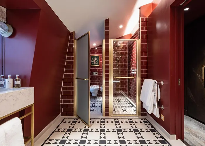 5 star hotels Sun Street Shoreditch