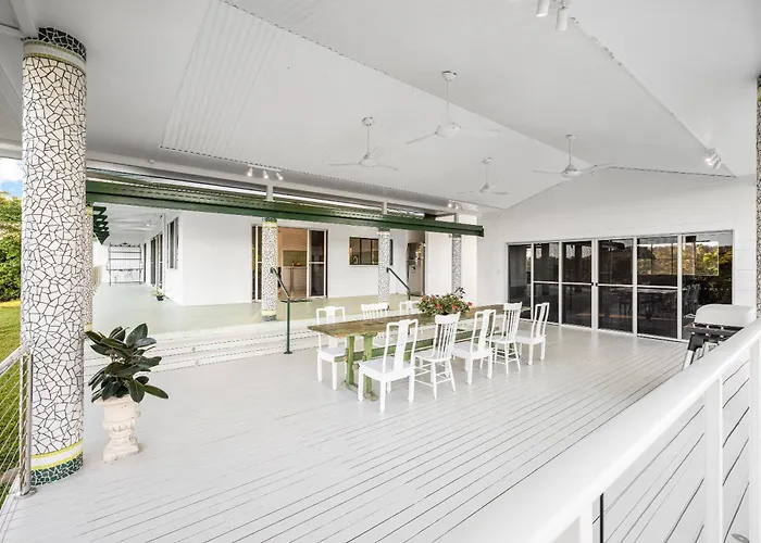 Spearmint House - Art Deco Gem In Misty Mountains